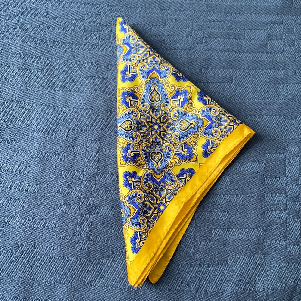 Daniel Cremieux silk pocket square